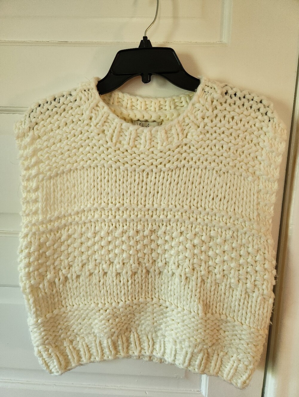 Sadie and Sage White Chunky Knit Women’s Sweater Vest